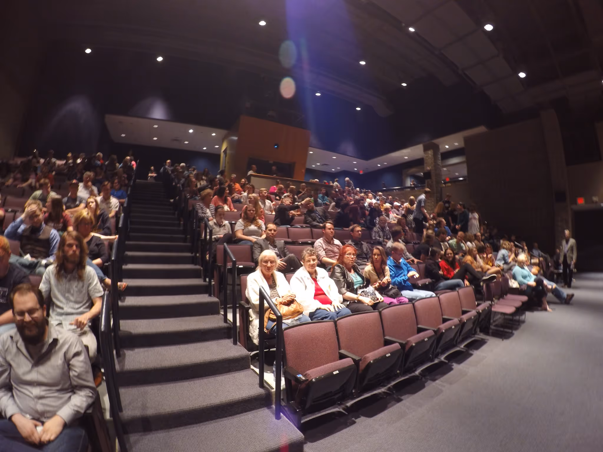A full theater audience